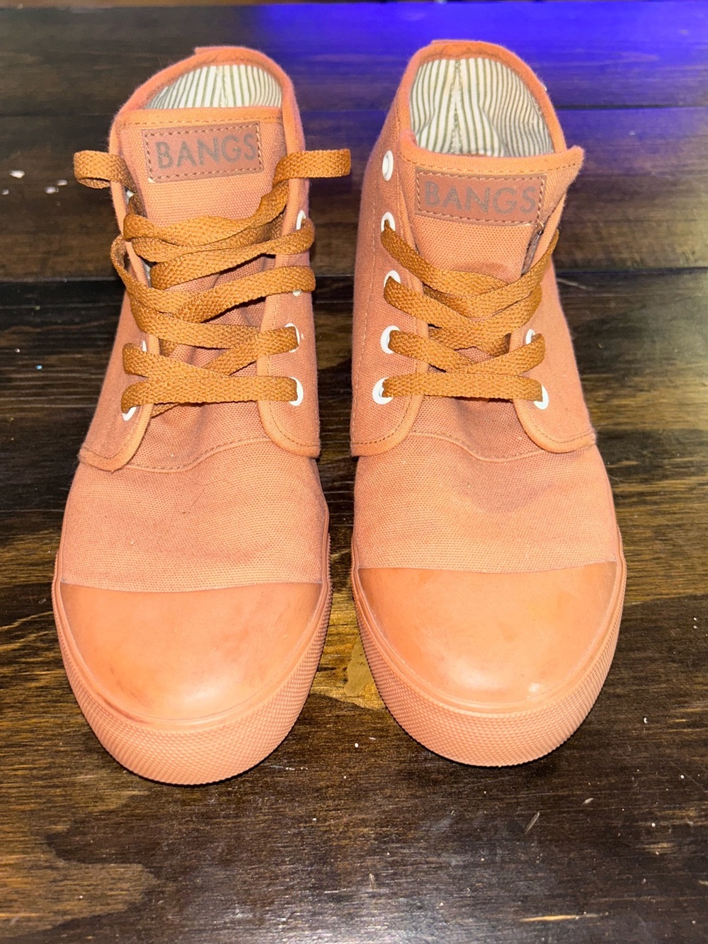 Bangs sneakers